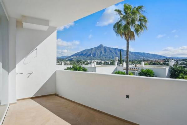 Piso en venta en Barrio Nueva Andalucía, Marbella
 photo 1