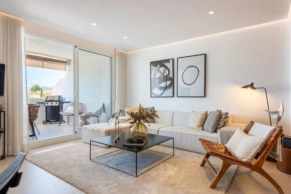 Piso en venta en Calle de las Adelfas, 1, Marbella
 photo 2