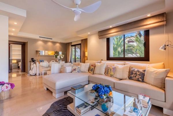 Piso en venta en Urbanizacion a Nueva Andalucia, 18, Marbella
 photo 1