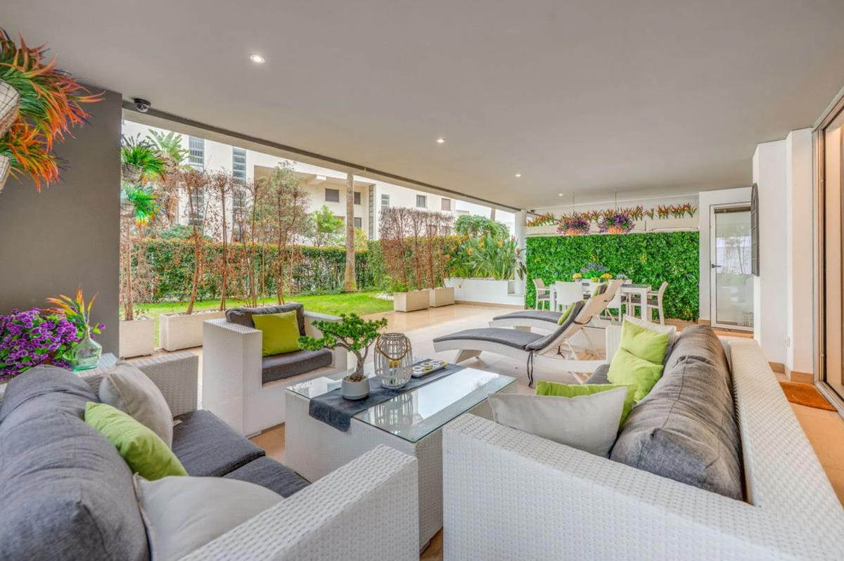 Sale of apartment in Calle 12B Nva Andaluc, Marbella
photo 1