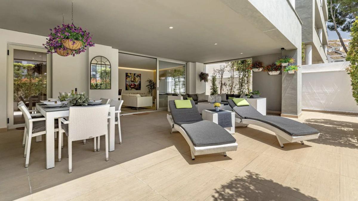 Sale of apartment in Calle 12B Nva Andaluc, Marbella
photo 3