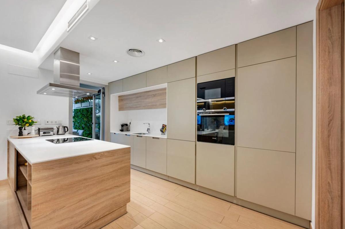 Sale of apartment in Calle 12B Nva Andaluc, Marbella
photo 4