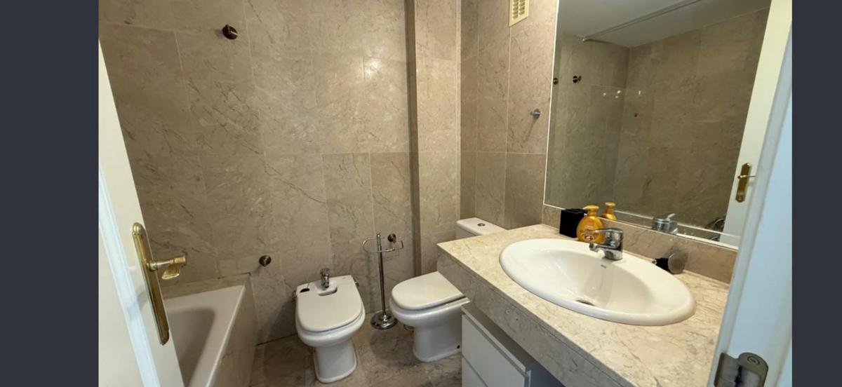 Продажа квартиры на Calle los Tilos, 11, Марбелла
photo 2