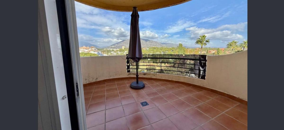 Продажа квартиры на Calle los Tilos, 11, Марбелла
photo 3