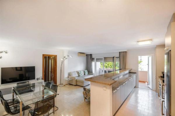 Piso en venta en Calle las Acacìas, Marbella
 photo 2