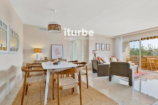 Ático en venta en  Calle Azahar, 4, Marbella photo 1