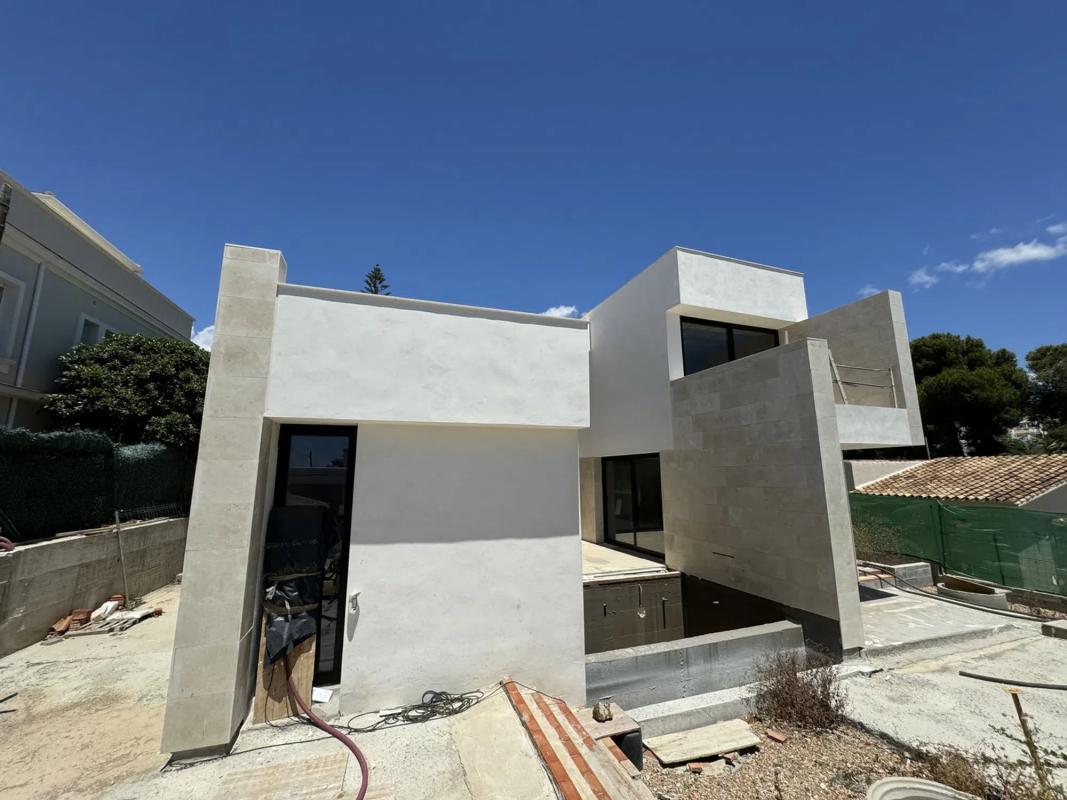 Sale of independent chalet in Barrio Nueva Andalucía, Marbella
photo 4