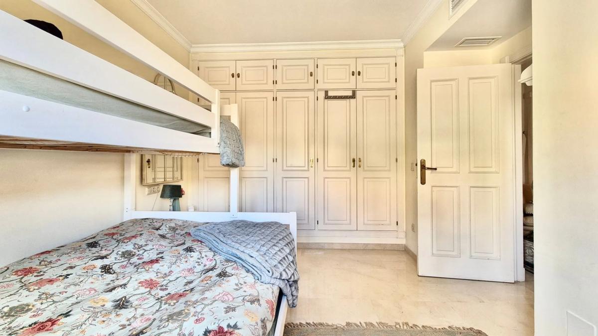 Sale of apartment in Calle Yedras, 2, Marbella
 photo 2