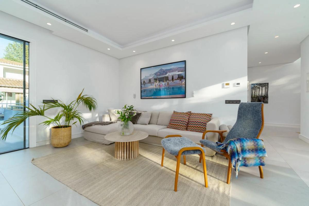 Продажа отдельного шале в  Barrio Nueva Andalucía, Марбелла photo 2