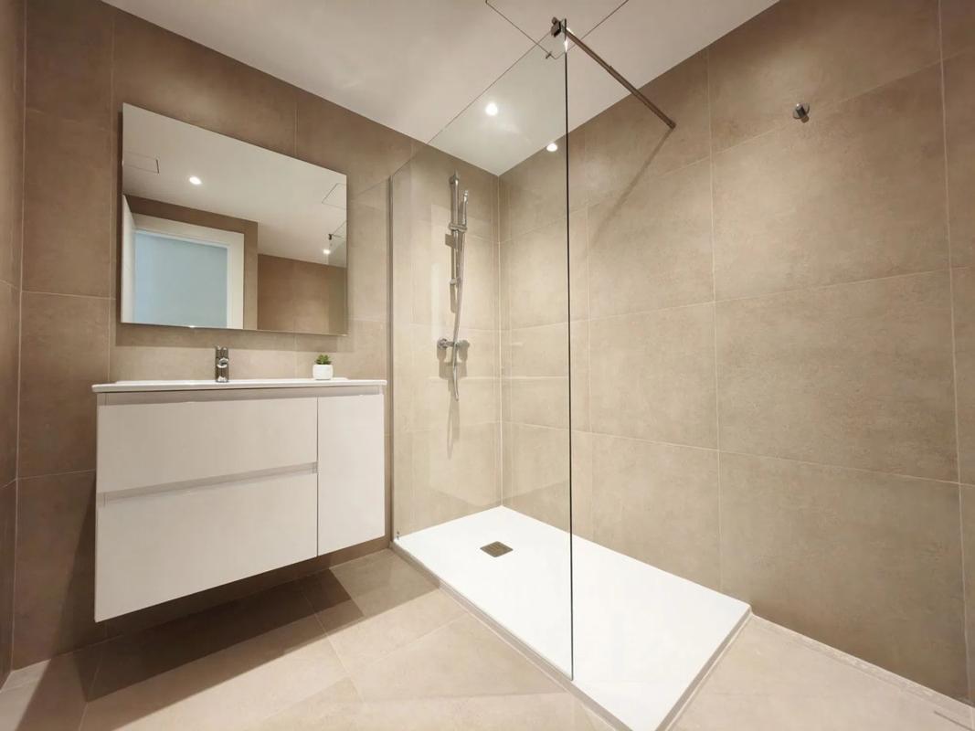 Sale of apartment in Calle Real, Marbella
 photo 2