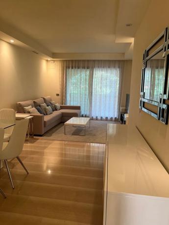 Piso en venta en Calle de las Adelfas, 5, Marbella
thumbnail 1