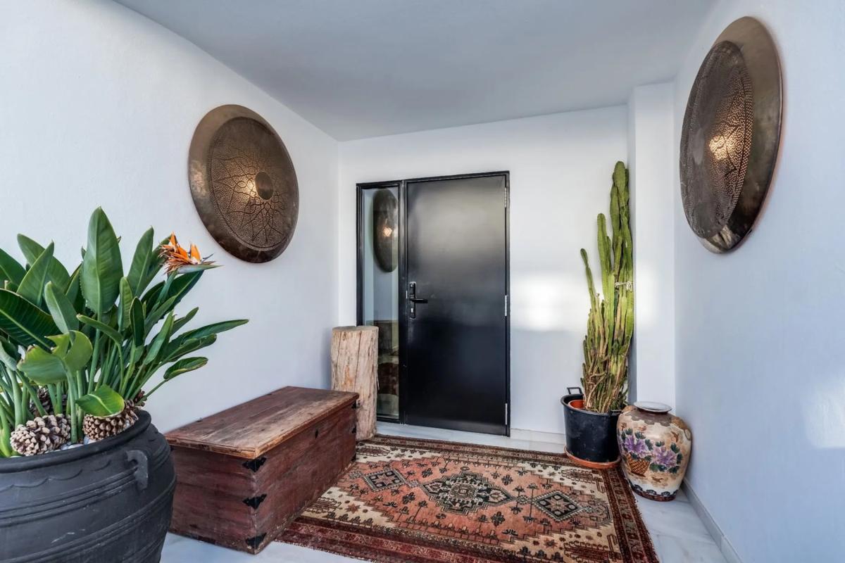 Sale of independent chalet in Barrio Nueva Andalucía, Marbella
photo 3