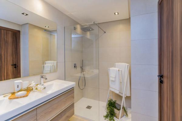 Ático en venta en  Barrio Nueva Andalucía, Marbella photo 3