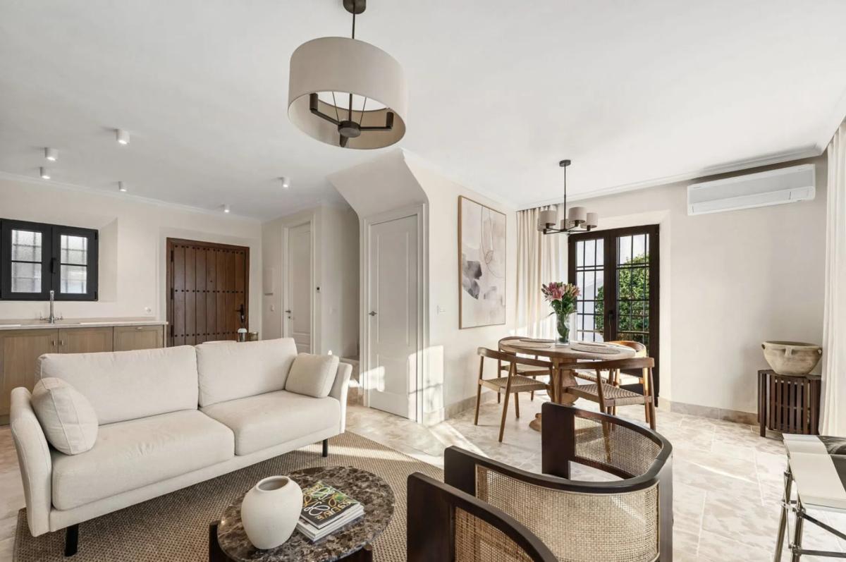 Venta de chalet adosado en Barrio Nueva Andalucía , Marbella photo 3