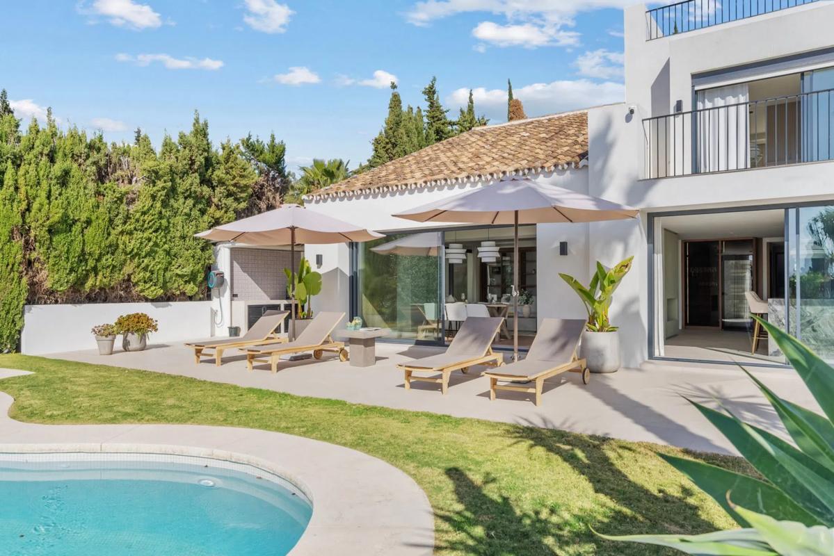 Продажа отдельного шале в  Barrio Nueva Andalucía, Марбелла photo 2