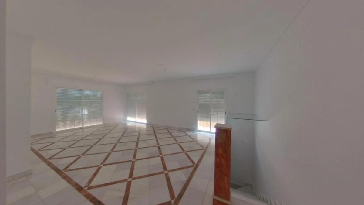 Продажа квартиры на Calle las Ventas, Марбелла
photo 1