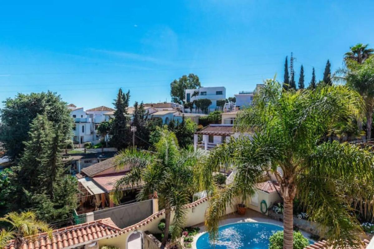 Sale of independent chalet in Calle los Jazmines, 395, Marbella
photo 1