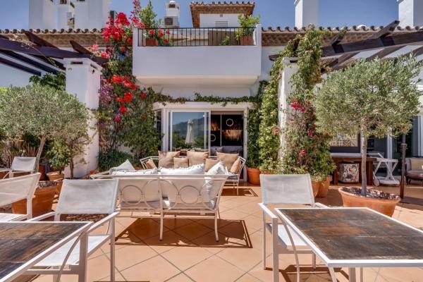 Ático en venta en  Barrio Nueva Andalucía, Marbella photo 3