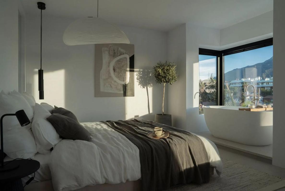 Sale of independent chalet in Avenida de los Girasoles, Marbella
photo 3