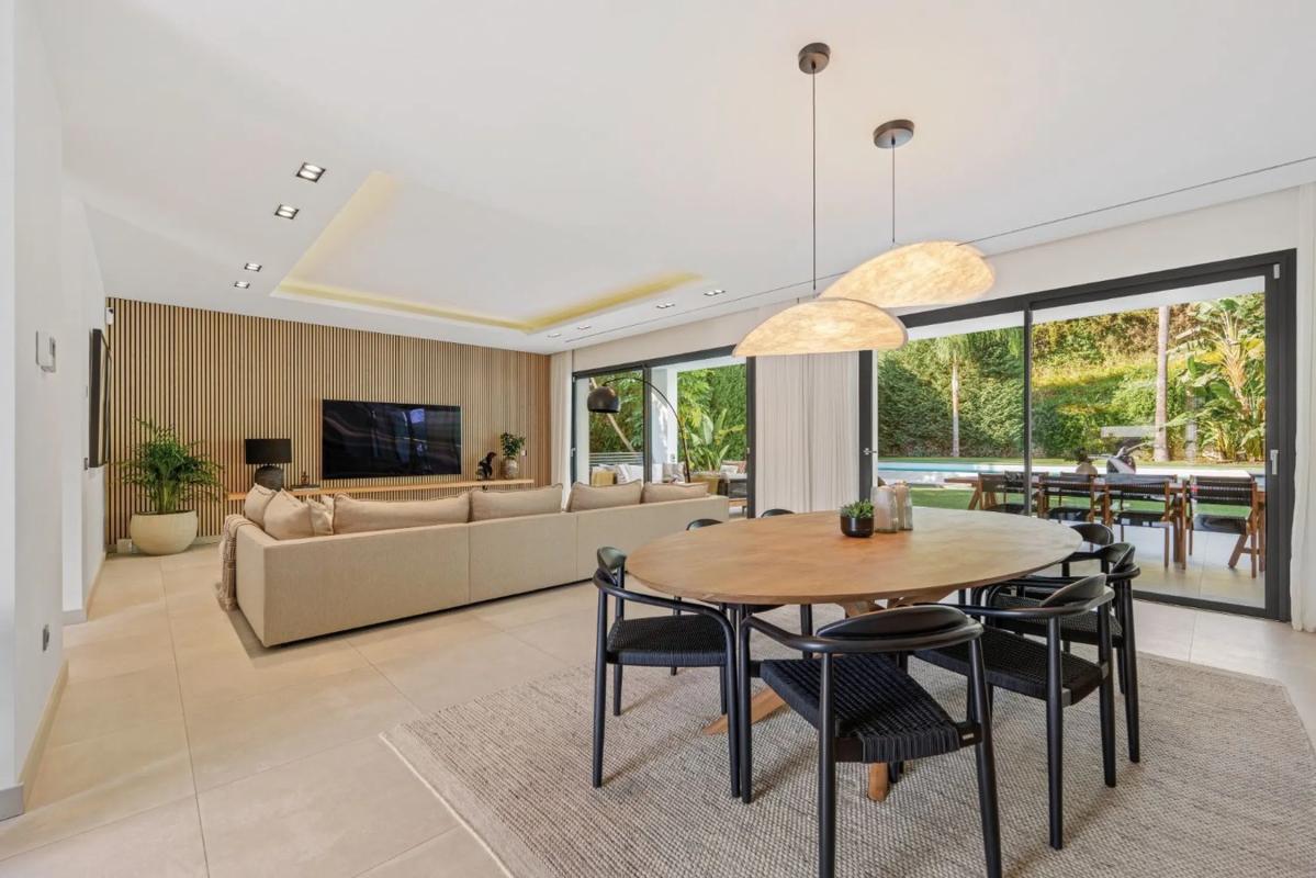 Sale of independent chalet in Calle 13B Nva Andaluc, Marbella
photo 2