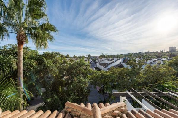 Duplex en venta en Barrio Nueva Andalucía, Marbella photo 2
