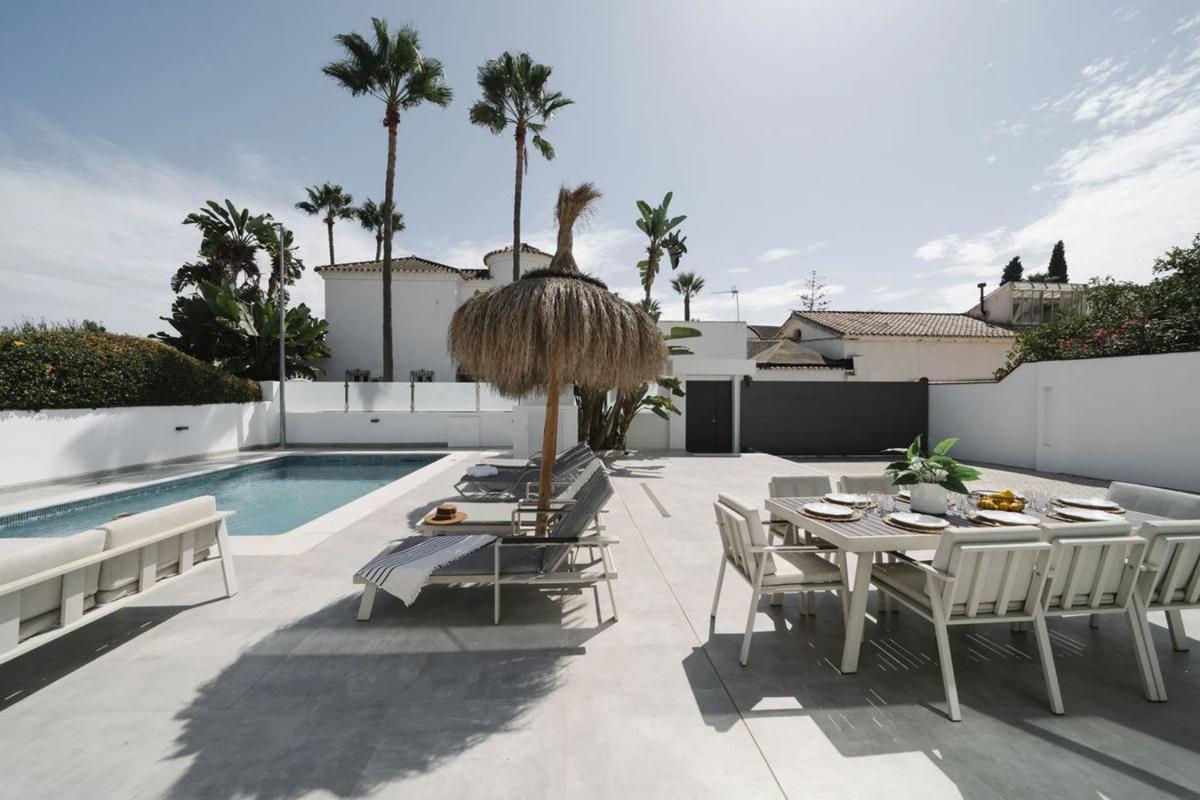 Sale of independent chalet in Calle 03B Nva Andaluc, Marbella
photo 5