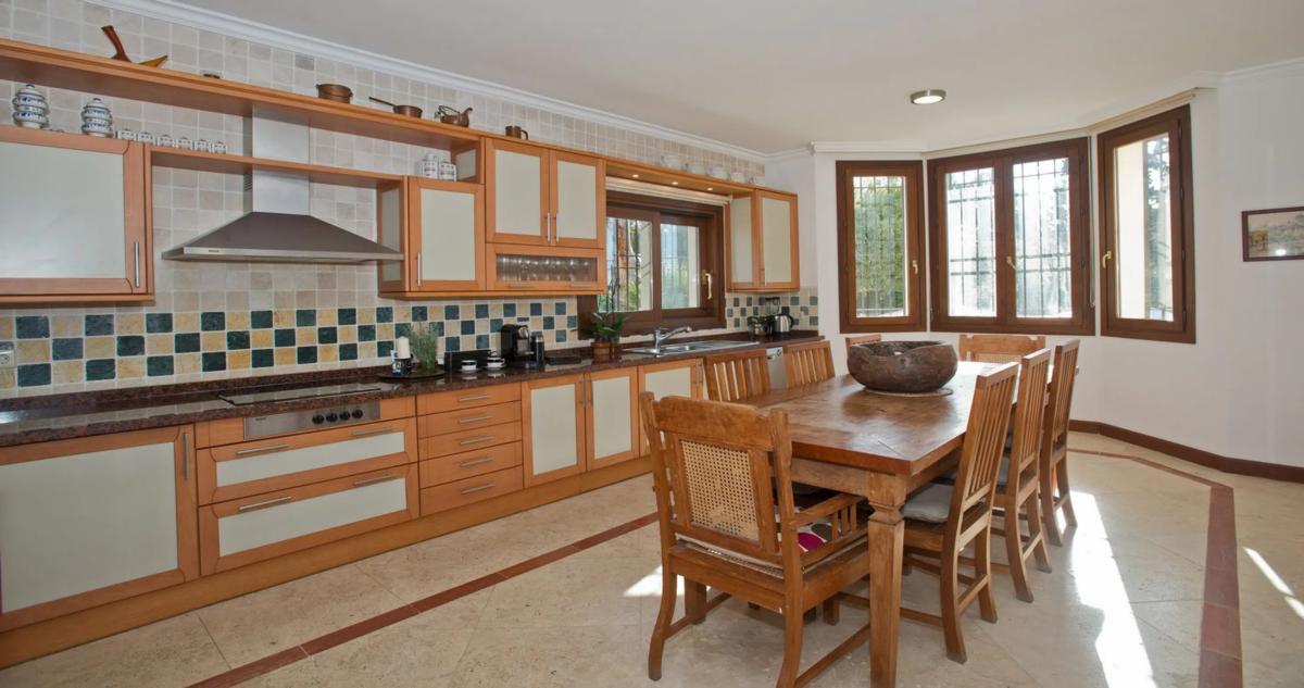 Продажа отдельного шале в Barrio Nueva Andalucía, Марбелла photo 5