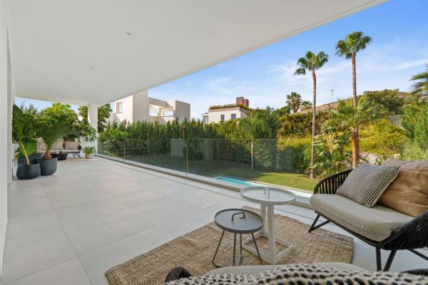 Independent chalet for sale in Barrio Nueva Andalucía, Marbella
 photo 4