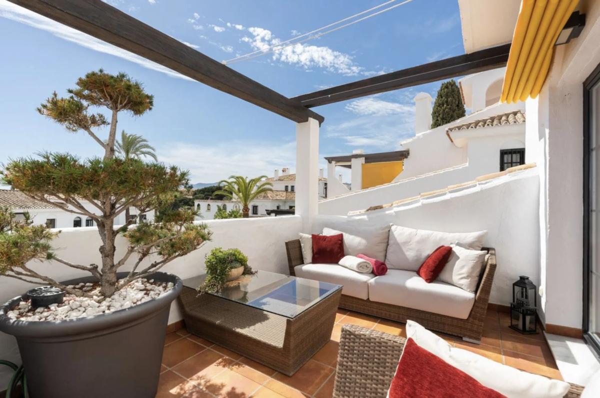 Venta de piso en Barrio Nueva Andalucía, Marbella
photo 1