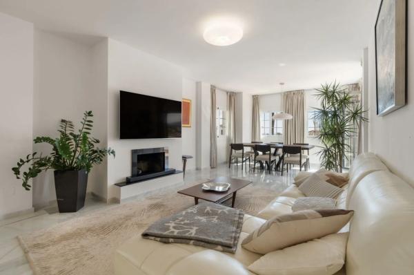 Piso en venta en Barrio Nueva Andalucía, Marbella
thumbnail 1
