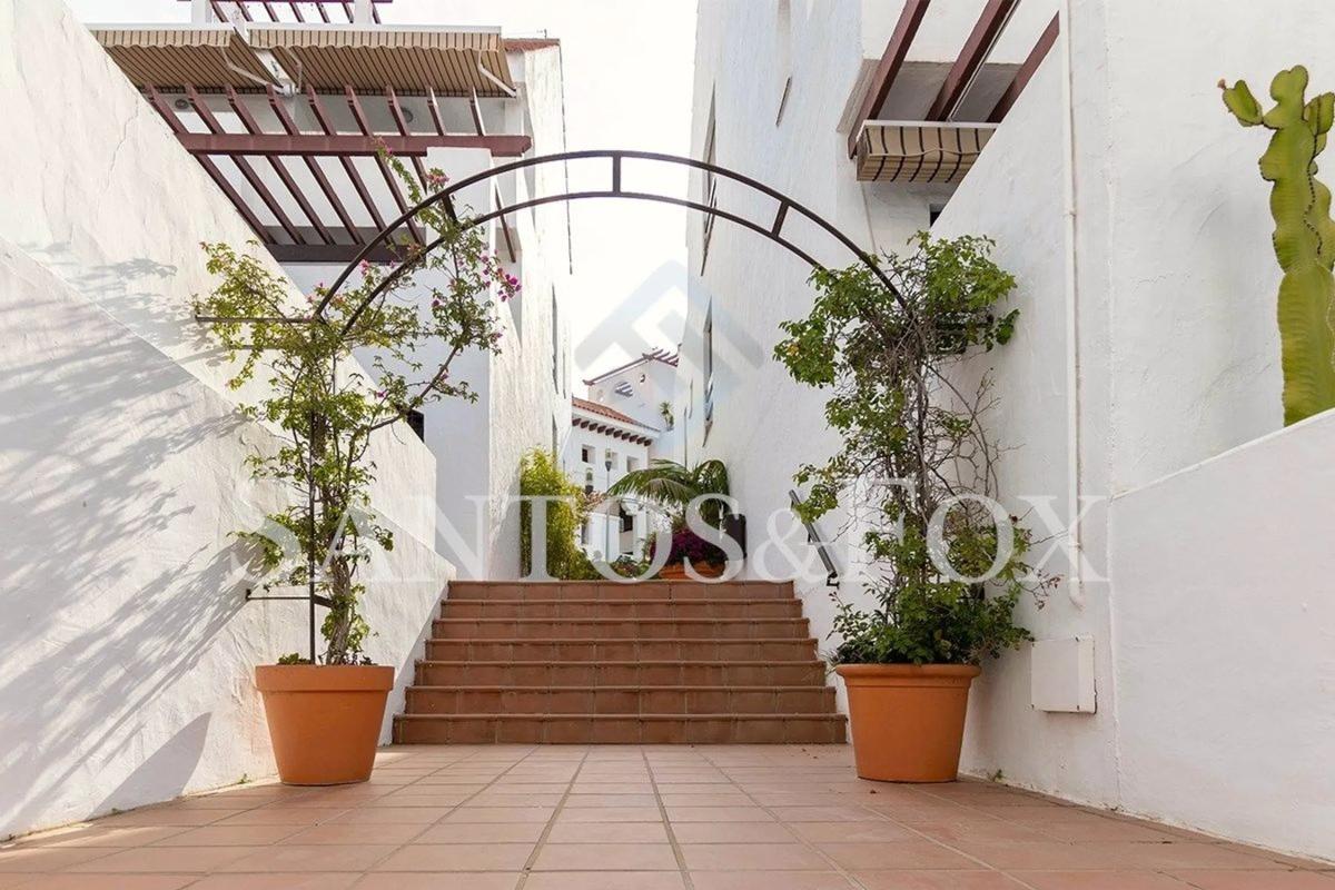 Продажа квартиры на Barrio Nueva Andalucía, Марбелла
photo 3