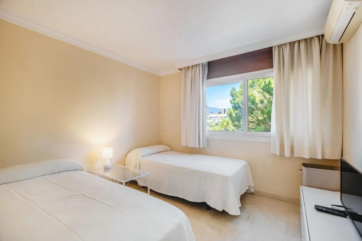 Venta de piso en Calle las Acacìas s/n, Marbella
photo 2