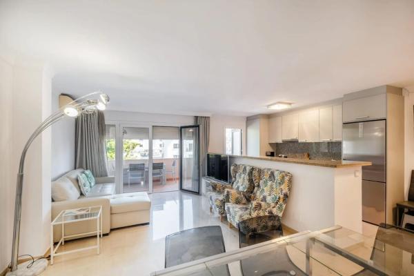 Piso en venta en Calle las Acacìas s/n, Marbella
 photo 4