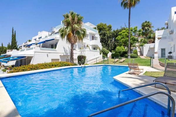 Piso en venta en Calle las Hortensias, Marbella
thumbnail 2