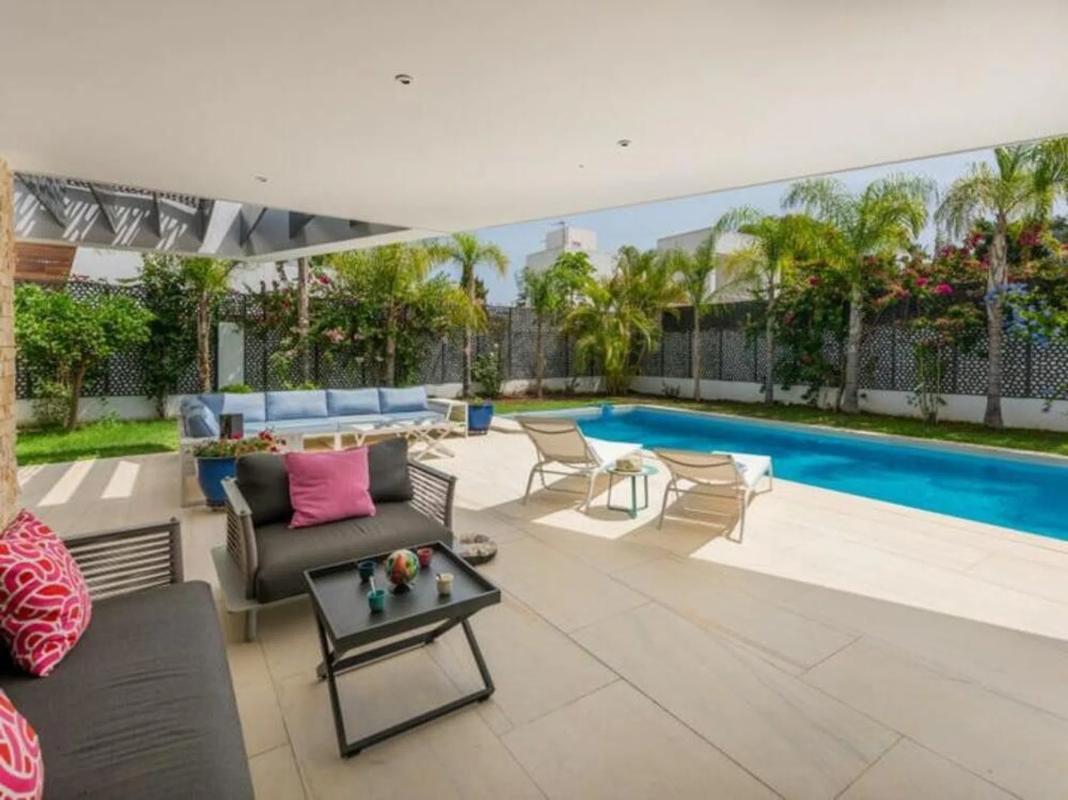 Venta de chalet independiente en Calle el Califa, Marbella
photo 2