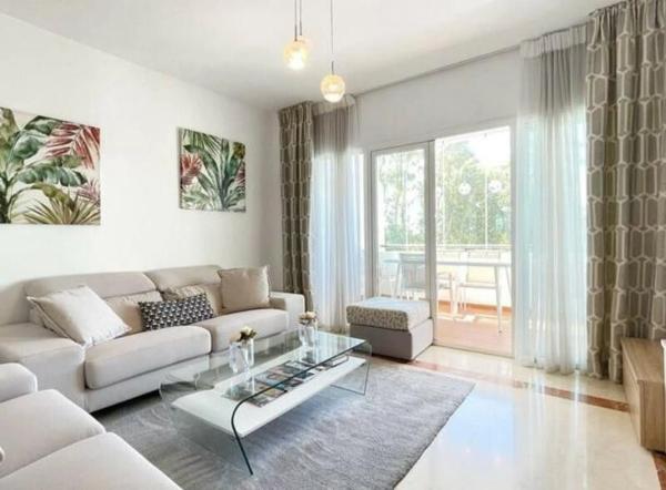 Duplex en venta en Calle las Ventas, Marbella photo 2