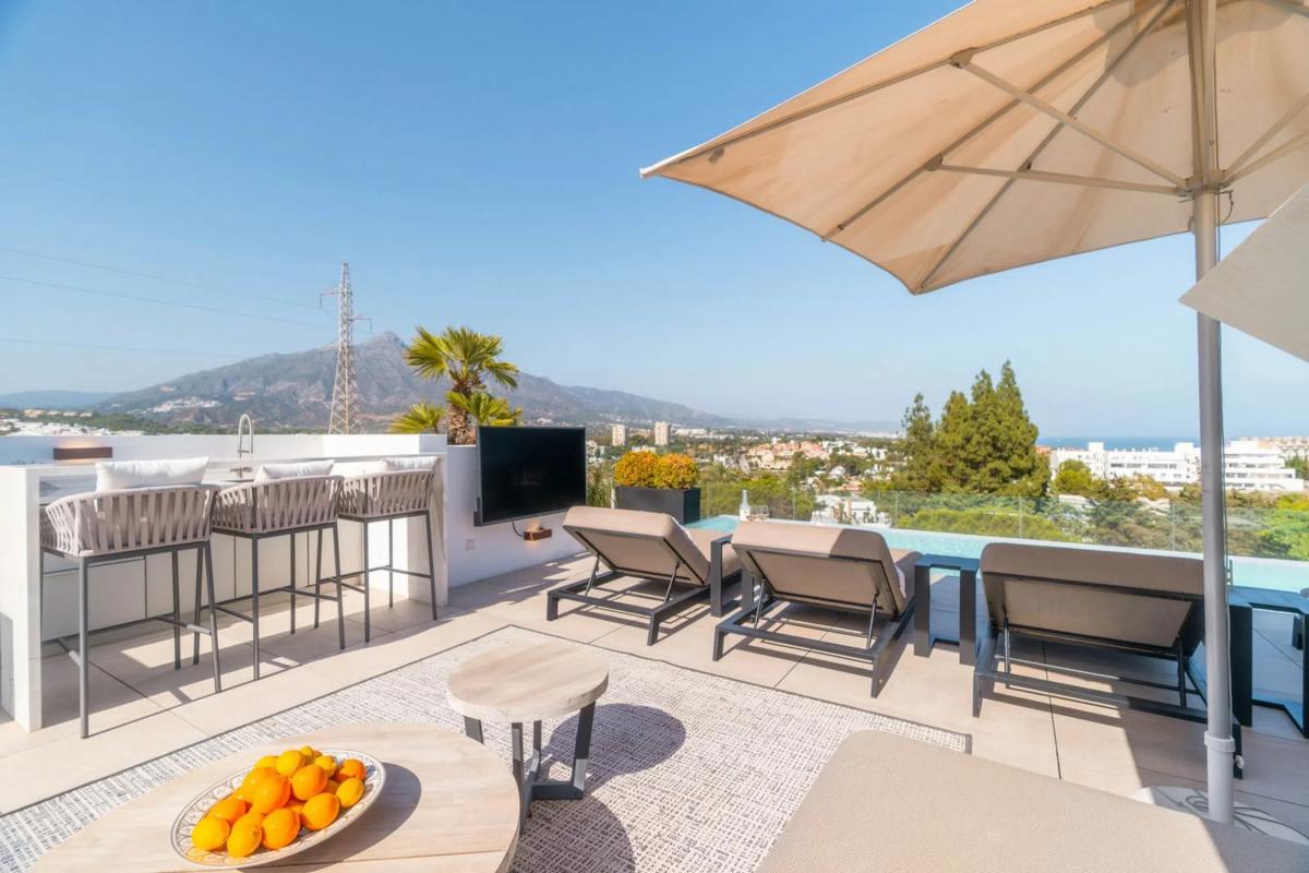 Venta de chalet independiente en Barrio Nueva Andalucía, Marbella
photo 2