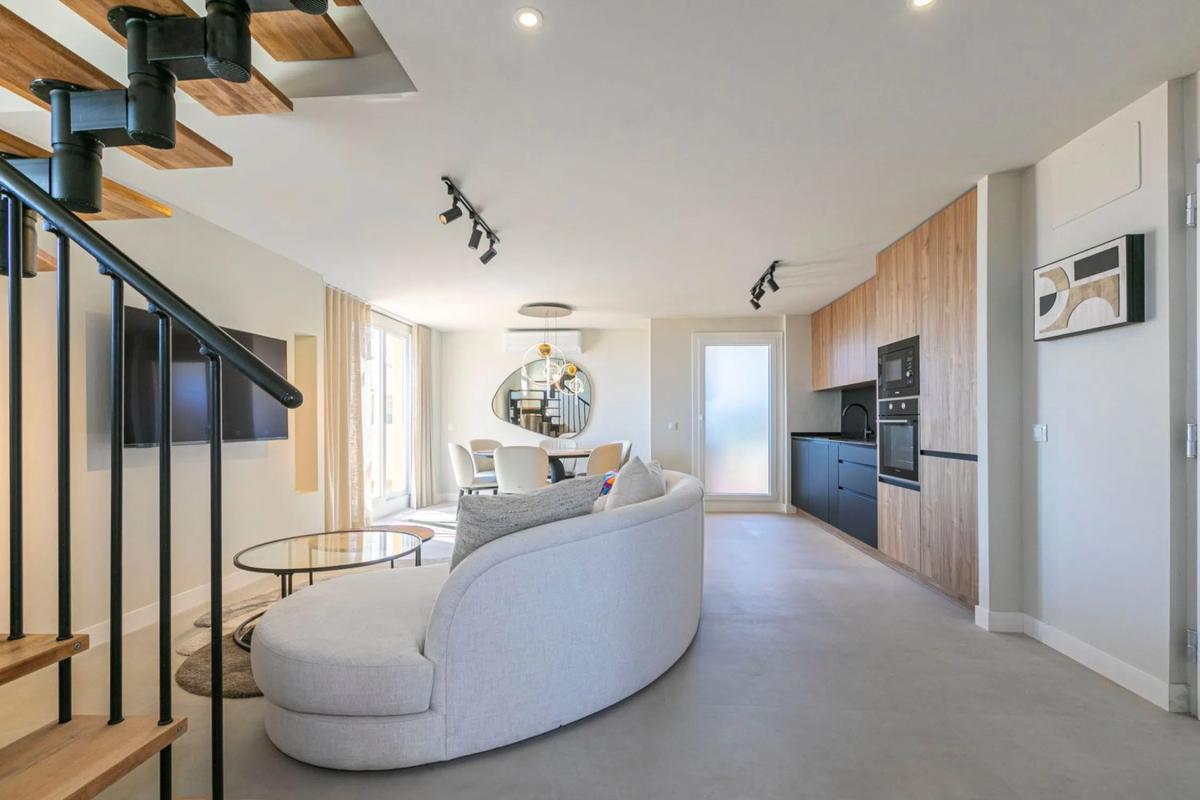 Venta de duplex en CL ADELFAS, Marbella photo 3