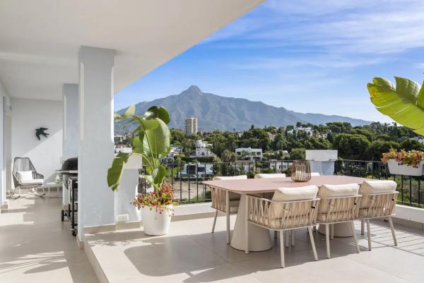 Duplex en venta en Barrio Nueva Andalucía, Marbella photo 1