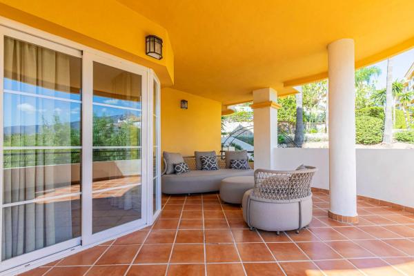 Duplex en venta en CL MANOLETE-NVA ANDALUCIA, Marbella photo 3