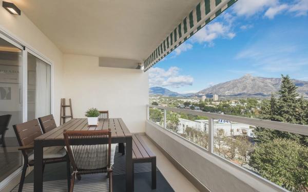 Piso en venta en Urbanizacion Nva Andalucia Casaño, Marbella
photo 1