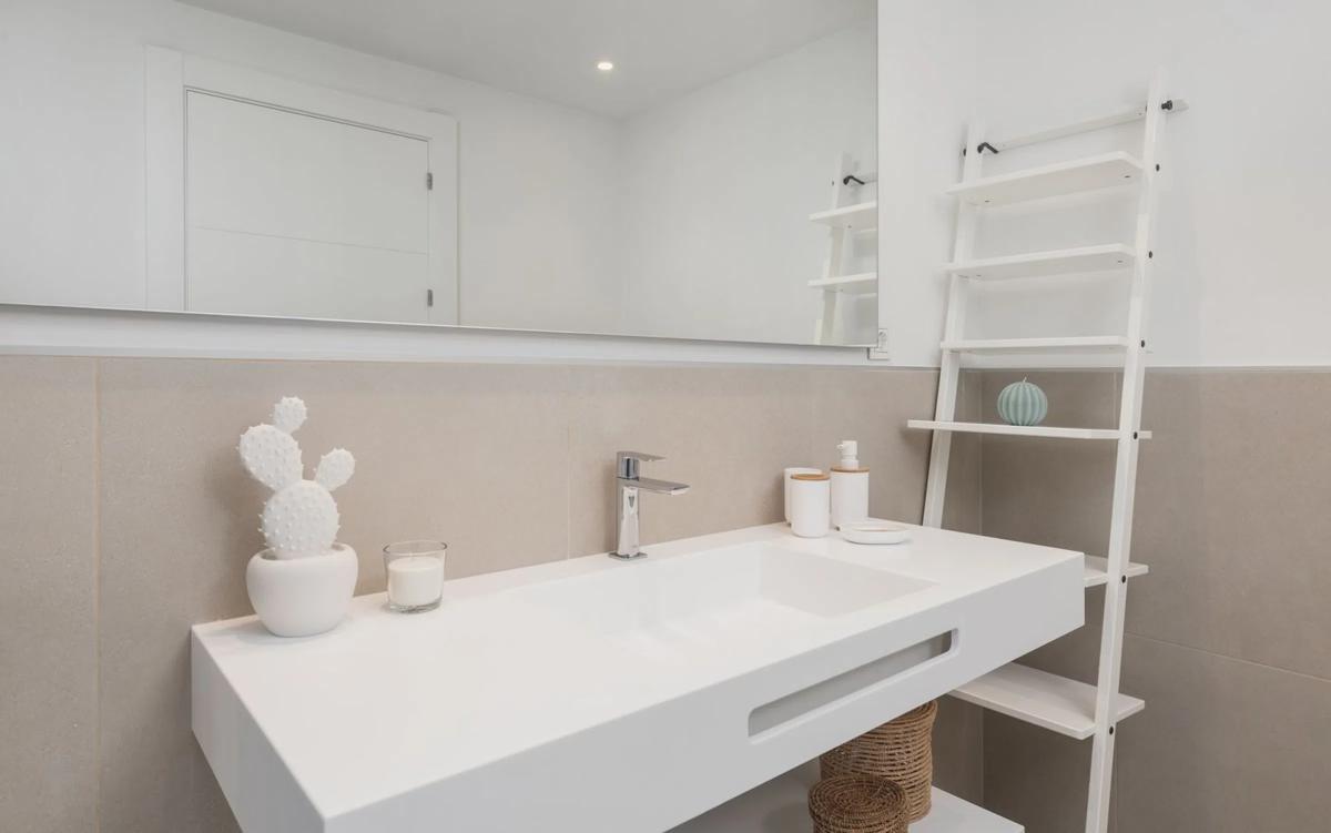 Venta de piso en Urbanizacion Nva Andalucia Casaño, Marbella
photo 5