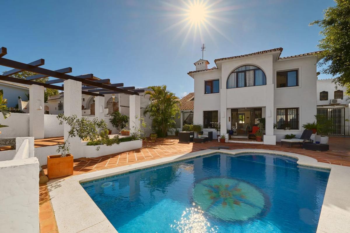 Venta de chalet independiente en Calle las Amapolas, Marbella
 photo 4