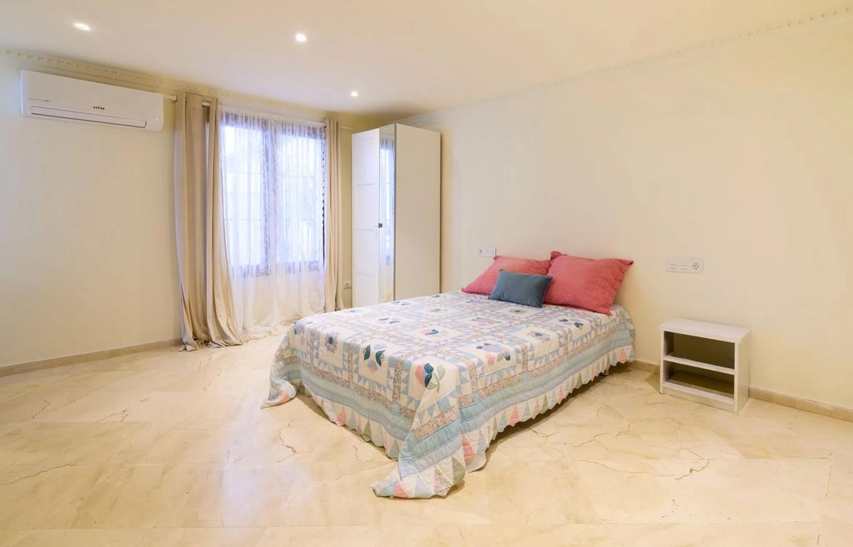 Venta de chalet independiente en Calle las Amapolas, Marbella
 photo 5