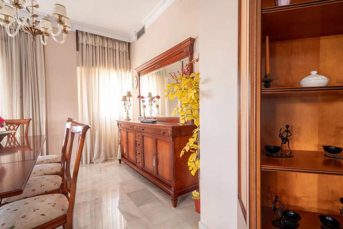 Venta de piso en CL GARDENIAS LAS, 3, Marbella
 photo 3