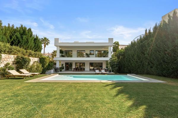 Independent chalet for sale in Calle las Gardenias, 45 -21, Marbella
 photo 3