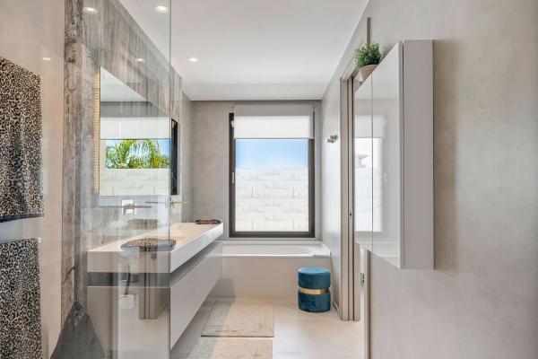 Independent chalet for sale in CL HORTENSIAS LAS, 25, Marbella
 photo 3