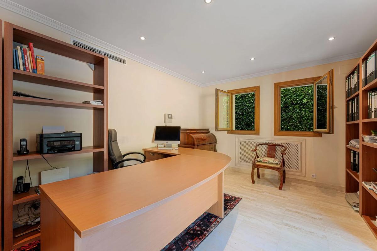 Venta de chalet independiente en Barrio Nueva Andalucía, Marbella
photo 1