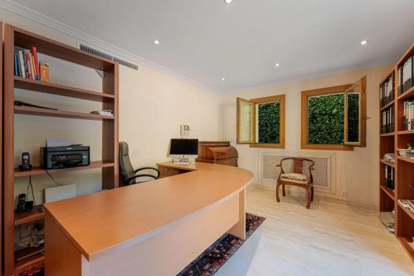 Independent chalet for sale in Barrio Nueva Andalucía, Marbella
 photo 1