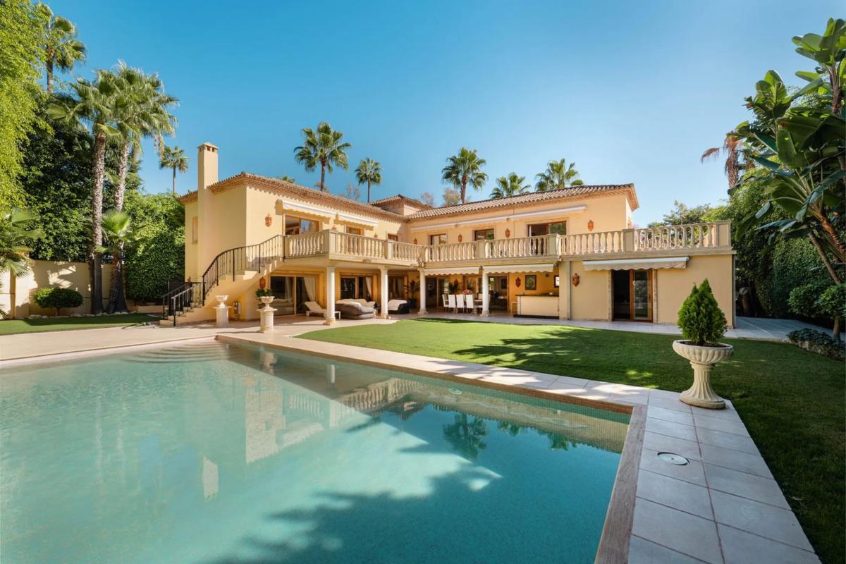 Venta de chalet independiente en Barrio Nueva Andalucía, Marbella
photo 3